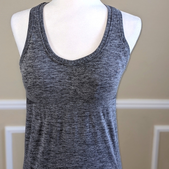 Grey Razorback Workout Tank Top w/ Built-in Bra by New Balance - Picture 1 of 3